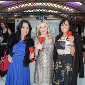 Na módní přehlídce dělala Heidi Janků společnost zpěvačka Leona Machálková a televizní reportérka Martina Jandová.