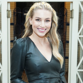 Modelka Karolína Mališová se s nemocí snaží vypořádat od Vánoc roku 2020, kdy ji na holá místa vzadu na hlavě upozornila sestra.