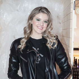 Z fotografií v civilu je patrné to, co Natálie prozradila webu Lifee.cz. V poslední době si oblíbila černou barvu.