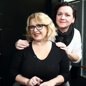 Miluše Bittnerová s Markétou Behinovou, šéfredaktorkou magazínu pro ženy Lifee.cz. Obě jsou matky, a tak je zajímalo, jak mluvit s dětmi o válce na Ukrajině.