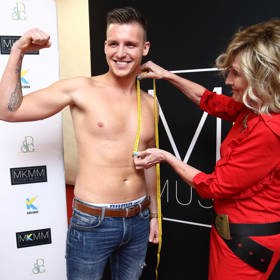 Zuzana Bubílková si kandidáty na Muže roku neváhala osobně přeměřit...