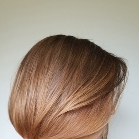 Světlé odstíny s meruňkovým nádechem budou hitem i během léta. 