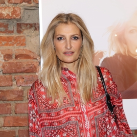 Modelce Tereze Maxové (50) světlé vlasy velice sluší.