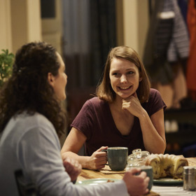 I když rodina přijme Bářin návrat vřele, je tady jedno tajemství, které si přivezla z Bruselu.