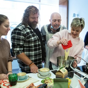 Dozvěděli jsme se, že rozhodujícím faktorem pro delikátní chuť kynutého těsta je čas, po který se nechává odpočívat a kynout. 