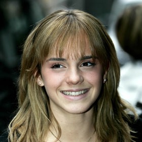 Herečka Emma Watson, představitelka Hermiony z filmů o Harrym Potterovi, nosila rovnátka čtyři měsíce.