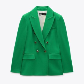 Zelené sako s dlouhým rukávem a klopami do špičky. ZARA, 1399 Kč