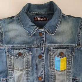 Takto vypadá bunda z dílny Máma tobě zepředu.