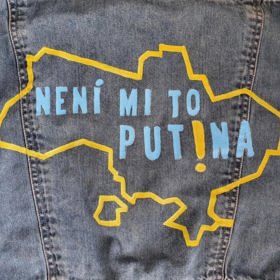 Teď je z ní putovní bunda, která koluje mezi úspěšnými Češkami.