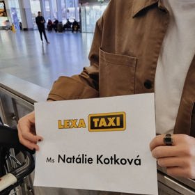 Setkání na letišti bylo romantické. Oběma se už hodně stýskalo.