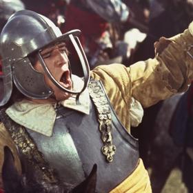 Film opomíjí bitvu u Mastonmooru, která se odehrála v roce 1644. Vítězství v tomto konfliktu bylo pro nově nastolený řád v zemi klíčové.