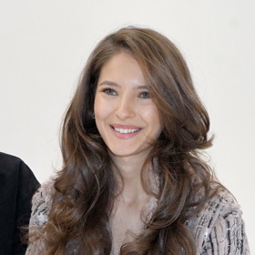 Herečka Sara Sandeva se v létě nově objeví v roli Heleny Vondráčkové.