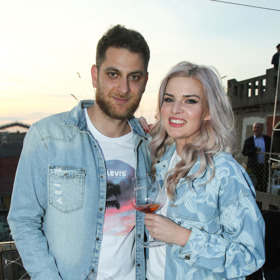 Herečka Nikol Štíbrová žije s manželem Petrem Leitgebem v novém domku v Lánech.