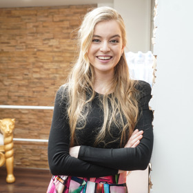 Herečka Michaela Pecháčková ze seriálu ZOO zatím maminkou není, ale proti kojení na veřejnosti nic nenamítá. „Maminky dobře vědí, co dělají," říká v naší anketě.