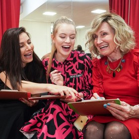 Mladistvá Zuzana Bubílková letos také zasedá v porotě soutěže Muž roku. Společnost jí na castinzích dělaly herečky Eva Decastelo nebo Michaela Pecháčková.