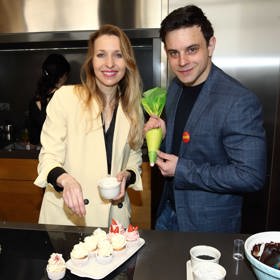 Herec Karel Jirák se objevil na akci, která měla za cíl podpořit onkologicky nemocné děti. Společnost mu dělala Tereza Bebarová.