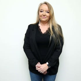 Helena Kahnová nastoupila k policii v 90. letech a zažila období plné mafiánů a nájemných vražd.