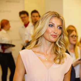 Na blond barvu vsází i modelka Tereza Maxová (50).