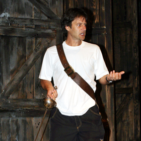 Před lety si Paľo Habera zahrál v muzikálu Michala Davida Tři mušketýři.