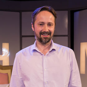 Herec Jaroslav Plesl má koníčka vskutku netradičního - dělá průvodce po českých hradech a zámcích. Zálibu v tom našel už v dětství.