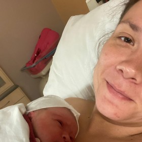 Okamžiky štěstí Evy Hacurové těsně po porodu.