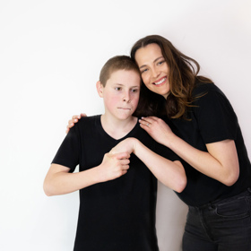 Biologická matka o syna Radovana příliš velký zájem neprojevuje.