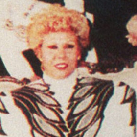 Sadžida Talfahová, první manželka Saddáma Husajna, byla velmi žárlivá. Deprese z manželových nevěr si kompenzovala značkovým oblečením z Paříže.