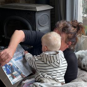 Simona Pizingerová vnoučka Pepíčka ráda rodičům pohlídá.