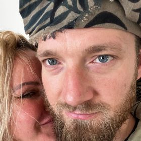 S Josefem Pizingerem se Vendula nenudí. Jen letos společně procestovali Island, část Španělska a teď Sokotru. Její muž je navíc náruživý chodec, který kvůli dobré fotce vstane i v pět ráno.