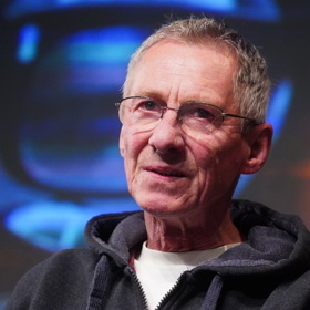 Podle Zdeňka Svěráka by se János Bán rád podíval na divadelní zpracování her Járy Cimrmana. Scénárista mu však návštěvu představení nedoporučil.