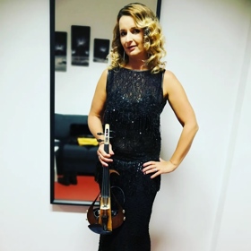 Markétu Muzikářovou můžeme na koncertních pódiích vídat v triu Inflagranti.