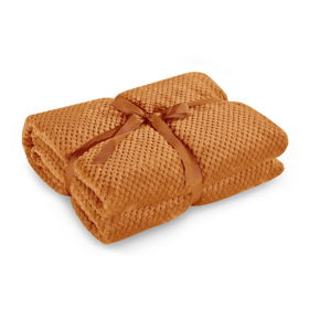 Tmavě oranžová deka z mikrovlákna. Bonami, 379 Kč