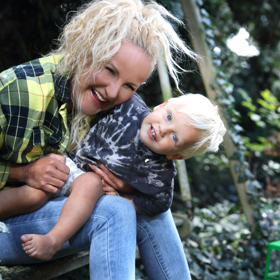 Vendula Pizingerová porodila syna Pepíčka v roce 2020, jen dva roky před padesátkou. Je to zdravý klučina, který dělá celé rodině radost.