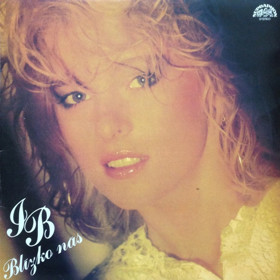 Image hvězdy pop music si Iveta Bartošová udržovala po celá devadesátá léta.