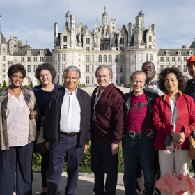 Co jsme komu všichni udělali? je francouzská komedie o rodině se čtyřmi dcerami, které se neprovdaly na "pravé" Francouze, ale našly si partnery jiných etnik a ne zrovna křesťany.