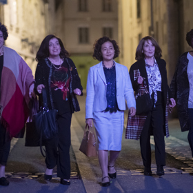 Bude dámská část nejstarší generace široké rodiny Verneuilových prožívat blížící se oslavu klidněji?