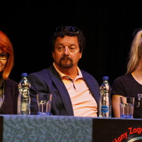 Jak nám prozradili v Divadle Kalich, Michala Viewegha námět muzikálu zaujal a společně se spisovatelkou Uljanou Donátovou se pustili do tvorby příběhu.