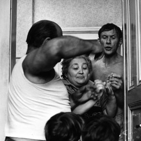 Hádky se prý točily za velkého vedra a na malém prostoru. Herci tak na sebe údajně skutečně křičeli.