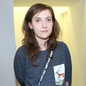 Na muže má spadeno také herečka Tereza Dočkalová. Ta se ve svém pořadu věnuje aktuálním společenským tématům, která se dotýkají genderu a nerovnosti mezi muži a ženami.