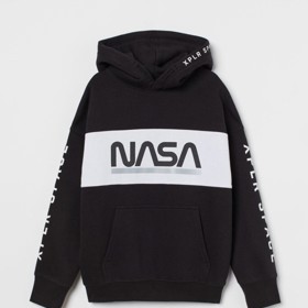 Chlapecká oversized mikina s kapucí NASA. H&M, 599 Kč