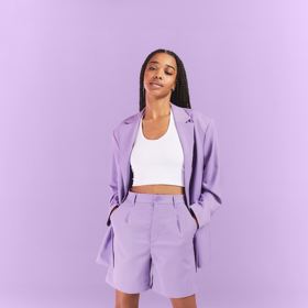 Trendy fialové bermudy. H&M, 599 Kč