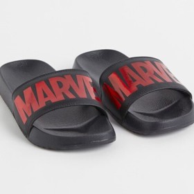 Chlapecké pantofle s potiskem. H&M, 349 Kč