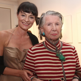 Meda Mládková s Liběnou Rochovou na další přehlídce v roce 2013.