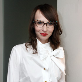 S obroučkami si Jana Plodková umí vyhrát.