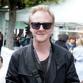 Herec Štěpán Kozub je součástí ostravské skupiny herců, která si říká Tři tygři. Štěpán zároveň působí jako umělecký ředitel ostravského divadla Mír.