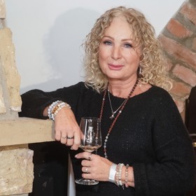 Herečka a zpěvačka Světlana Nálepková byla na operaci očí. 