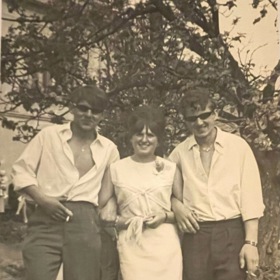 Fotografie, které nám Kateřina Bohatová poskytla, skvěle vystihují atmosféru přelomu sedmdesátých a osmdesátých let. 