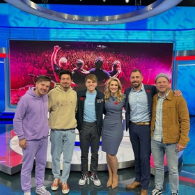 ...nebo kapela Mirai. Také ona byla hostem ranního vysílání.