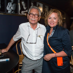 Před šedesátkou se herečka Jitka Sedláčková rozhodla dát šanci svému ctiteli, majiteli restaurací Pavlu Töpferovi.