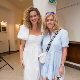 Maminka Kateřiny Pechové vypadá spíše jako její sestra.